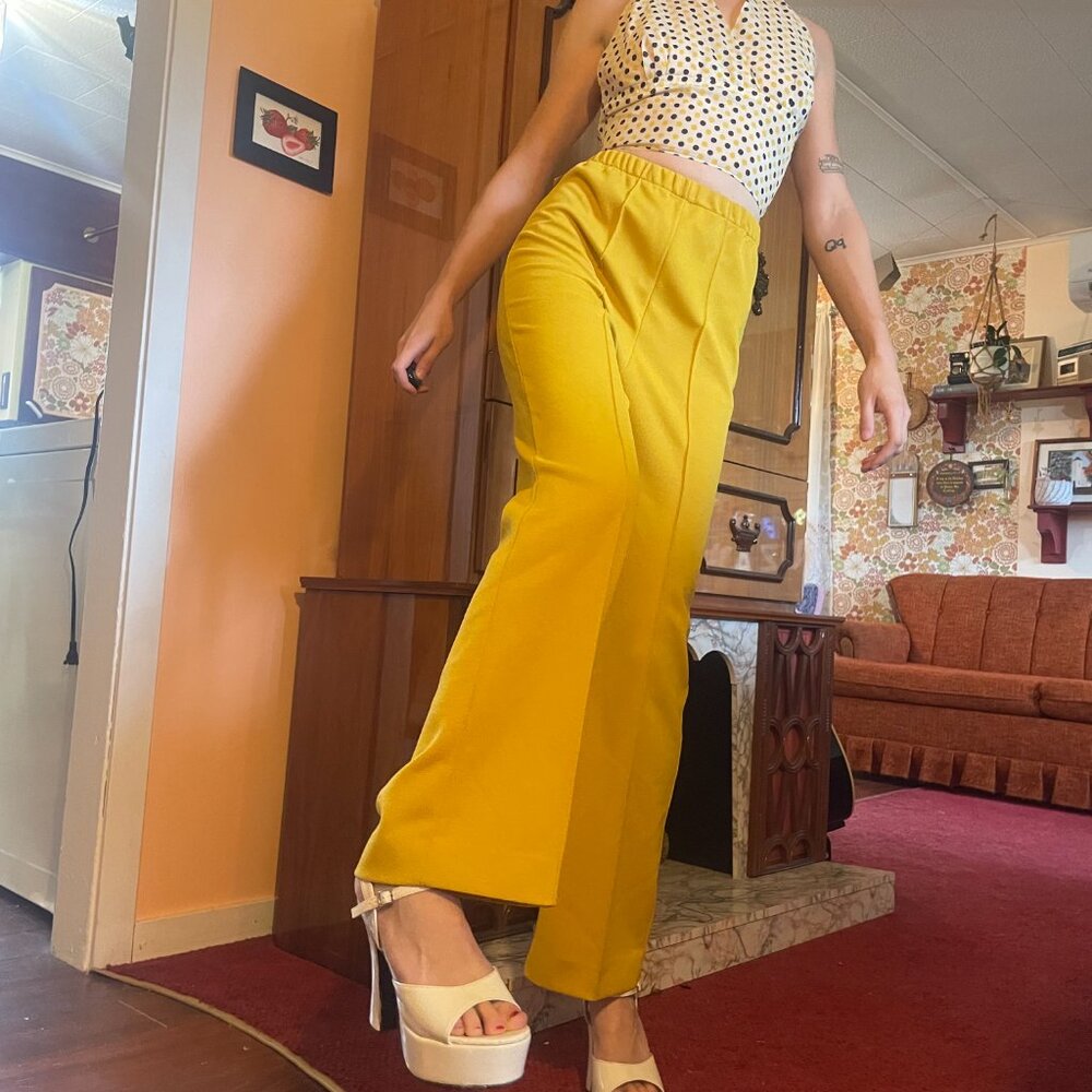 DEADSTOCK 1970s high waisted wide leg pleated mustard yellow slacks!